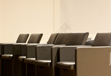 会议室的皮革扶手椅图片