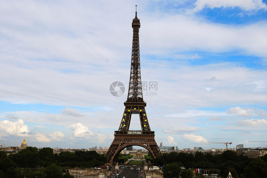 Eiffel塔和巴图片