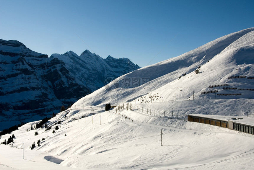 KleineScheidegg在瑞士阿尔卑斯山图片