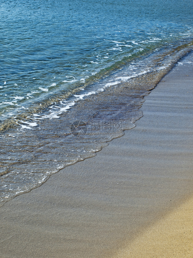 详细信息来自地中海马耳他岛典型海滩图片