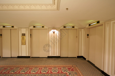 酒店的经典电梯大堂内部图片