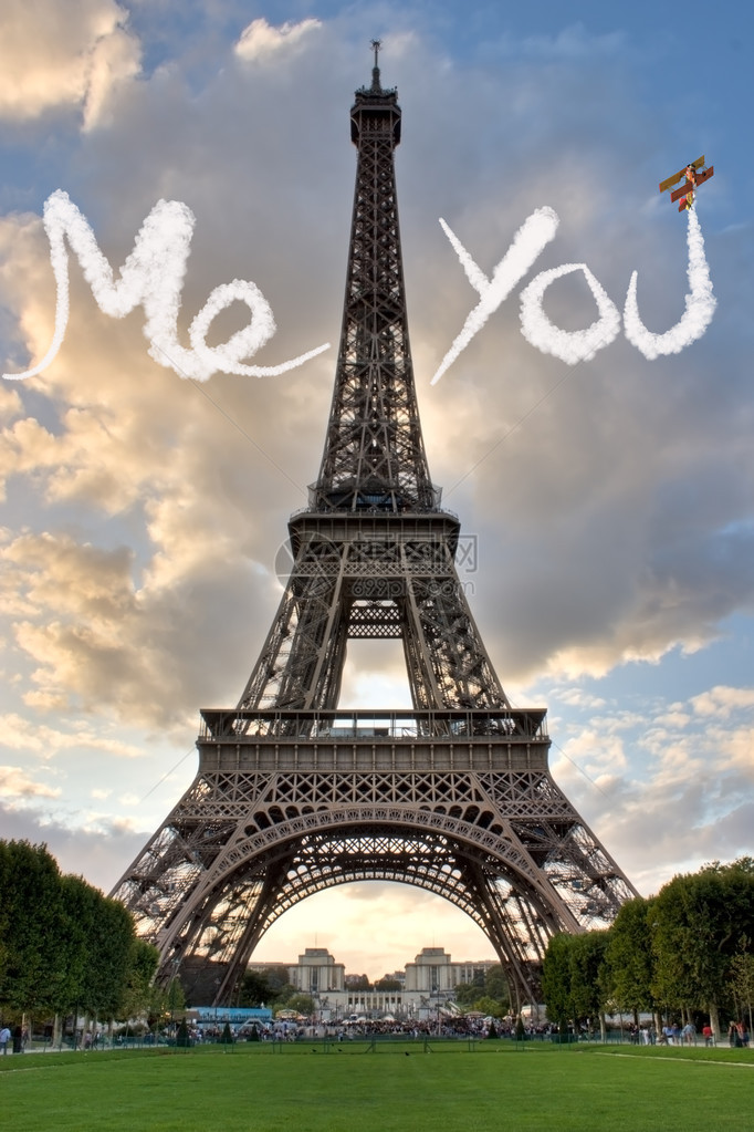 巴黎埃菲尔法国塔在时与约图片
