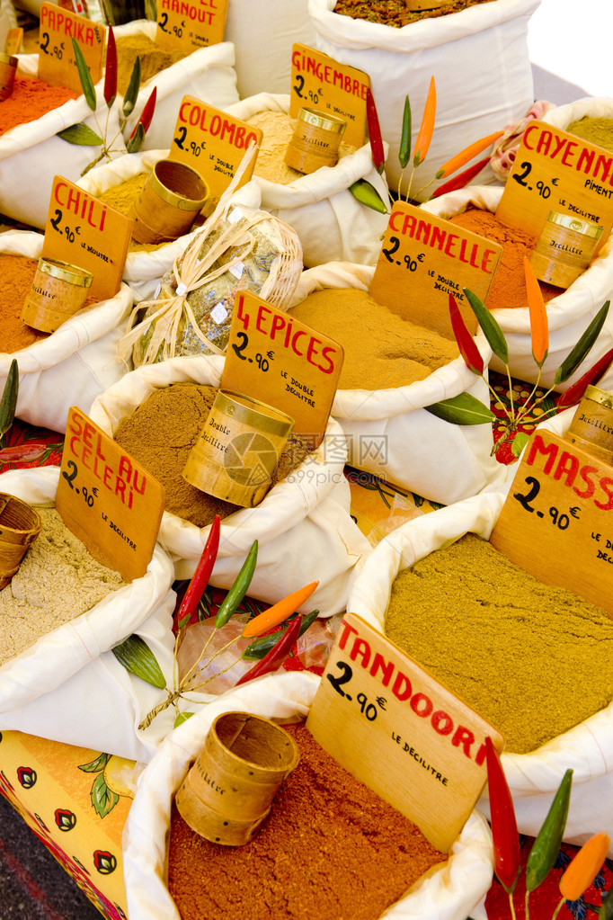 法国普罗旺斯州卡斯特利亚内街头市场Spices图片