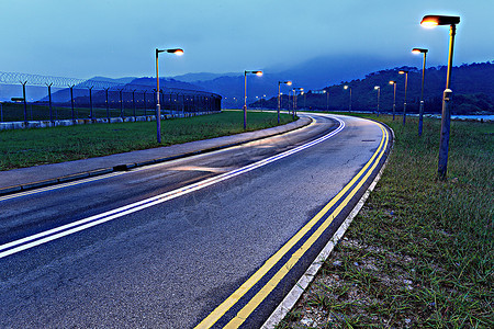 夜间公路图片