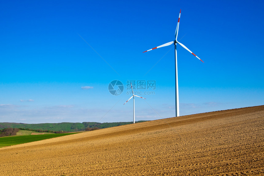 农村风能涡轮发电站图片