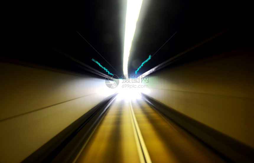 公路隧道运动模糊图片