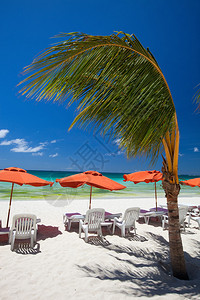 菲律宾Boracay完美热带白色沙滩图片