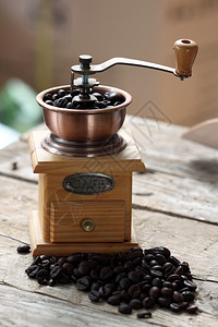咖啡磨和咖啡豆图片