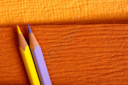 有手工纸的多彩姿的铅笔背景图片