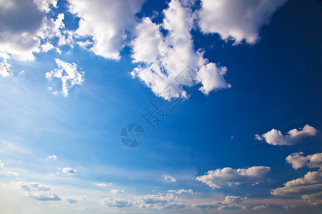 蓝天白云的背景图片