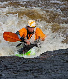 白水上的Kayak自由图片