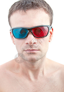 戴3D眼镜的男人图片