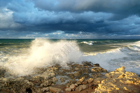 海上风暴自然组成图片