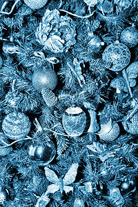 一棵树上的圣诞装饰品蓝色染图片