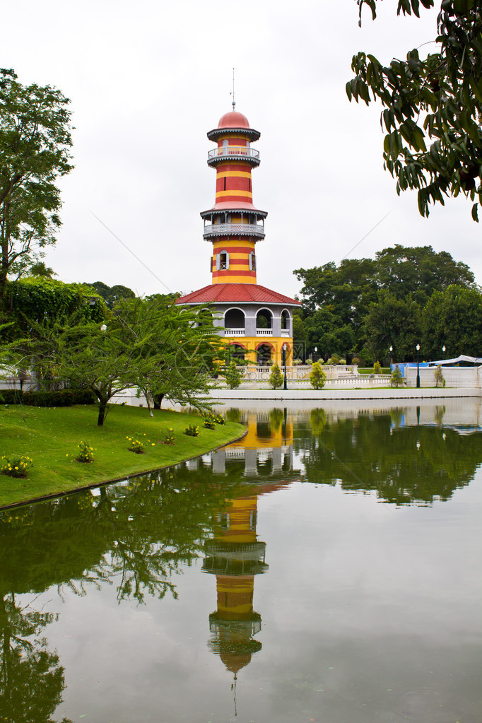 在泰国大朝天宫BangPainPalaceAyutthaya的HoWiThun图片