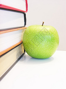 书上的苹果图片