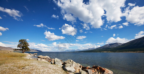 高加索湖图片