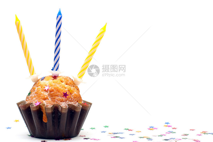 生日蛋糕三支蜡烛图片