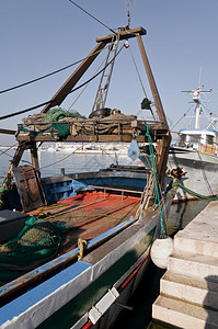 拖网渔船图片