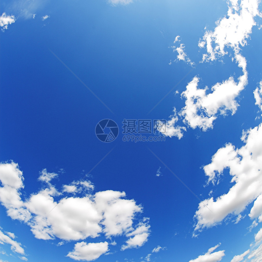 干净的蓝天背景与白云图片