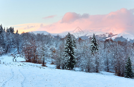 冬季日落山区景观图片