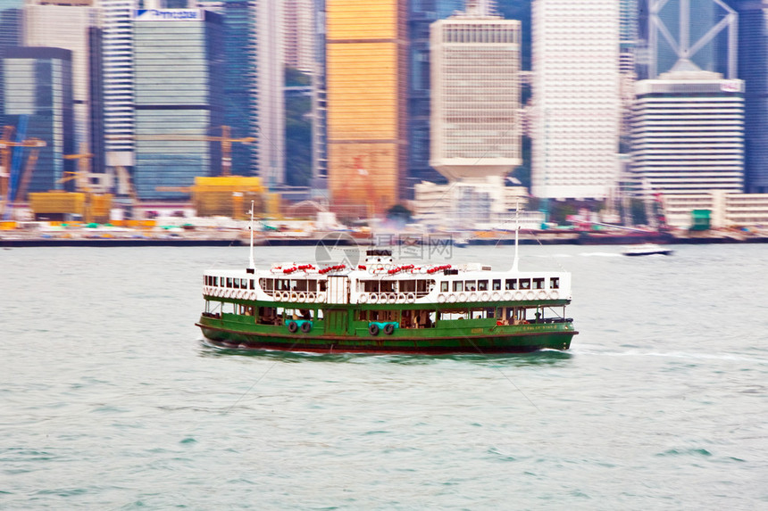香港维多利亚港的风景与著名的明星渡船图片