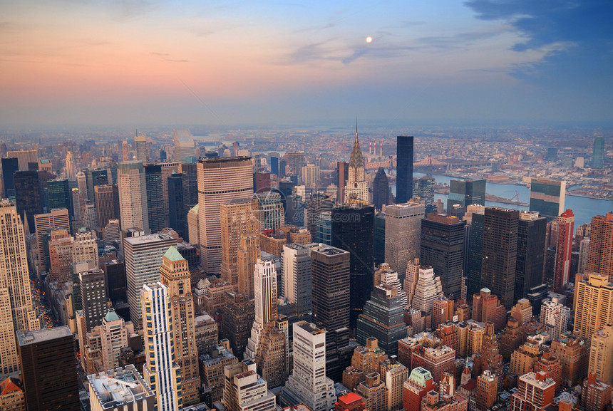 纽约市曼哈顿天线空中巡视日落时有街图片