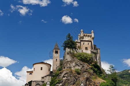 意大利奥斯塔山谷圣皮埃尔城堡和教图片