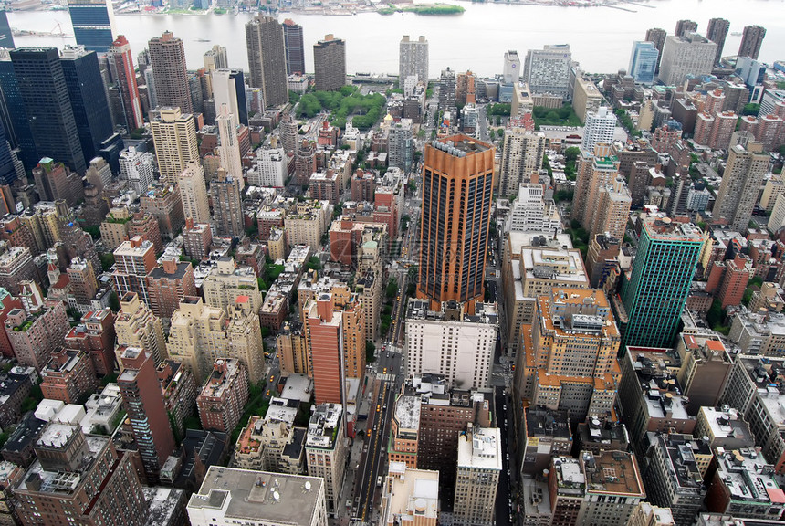 曼哈顿市中心空中观察从第五大道向图片