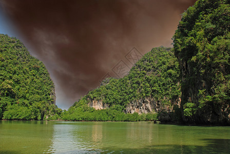 亚洲巨型泰岩图片