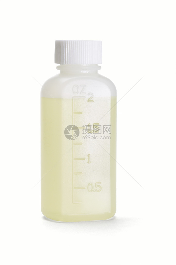 白底塑料瓶中黄色液态药图片