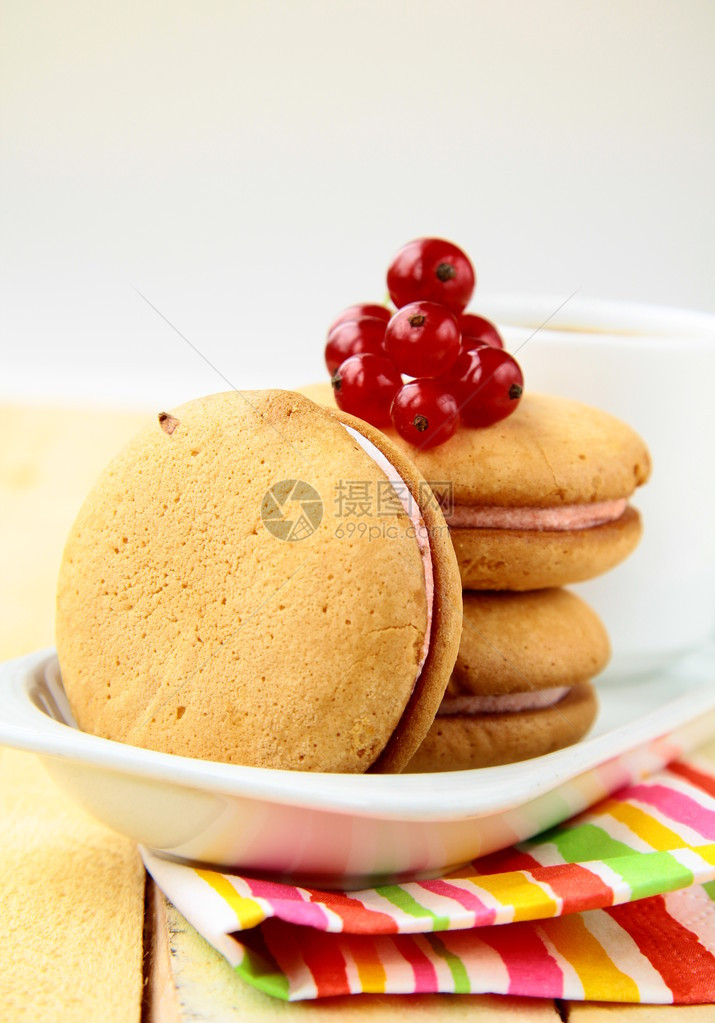 奶油和红醋栗饼干图片