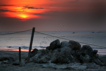 印度洋海岸的日落巴厘岛图片