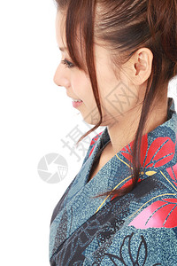 穿传统服装的年轻日本妇女图片