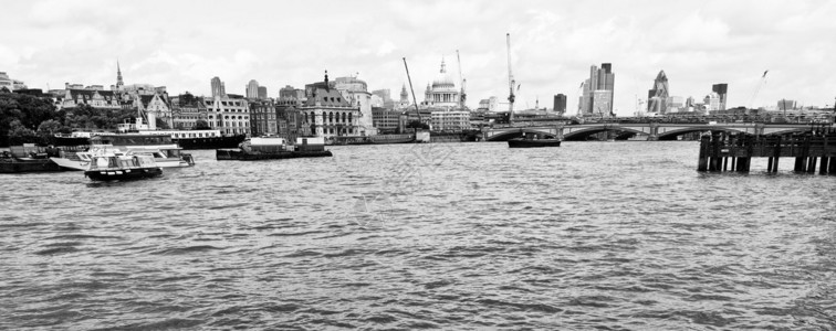 英国伦敦泰晤士河全景图片