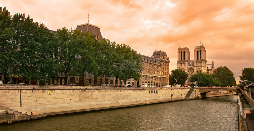 以及法国巴黎著名的巴黎圣母教堂NotreDamesde图片