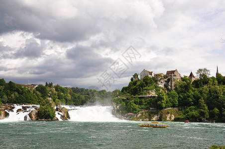 瑞士Schaffhausen的莱茵瀑布图片