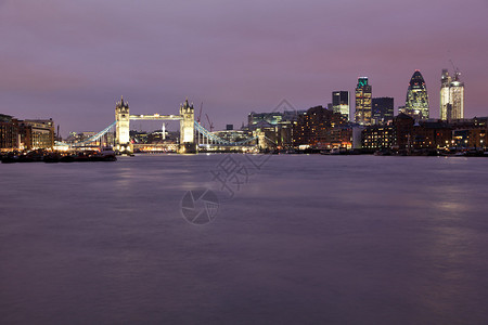 美丽的伦敦塔桥全景图片