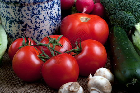 蔬菜含番茄黄瓜西红柿花椰图片