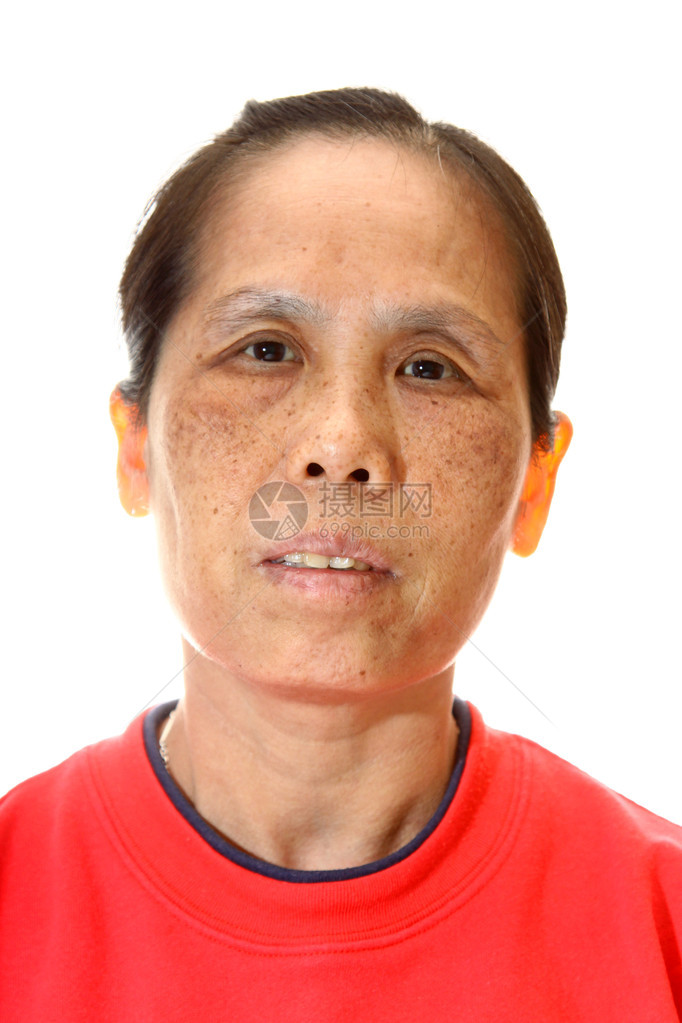 一个50多岁的亚洲女孤立图片