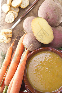 胡萝卜和土豆Vell图片