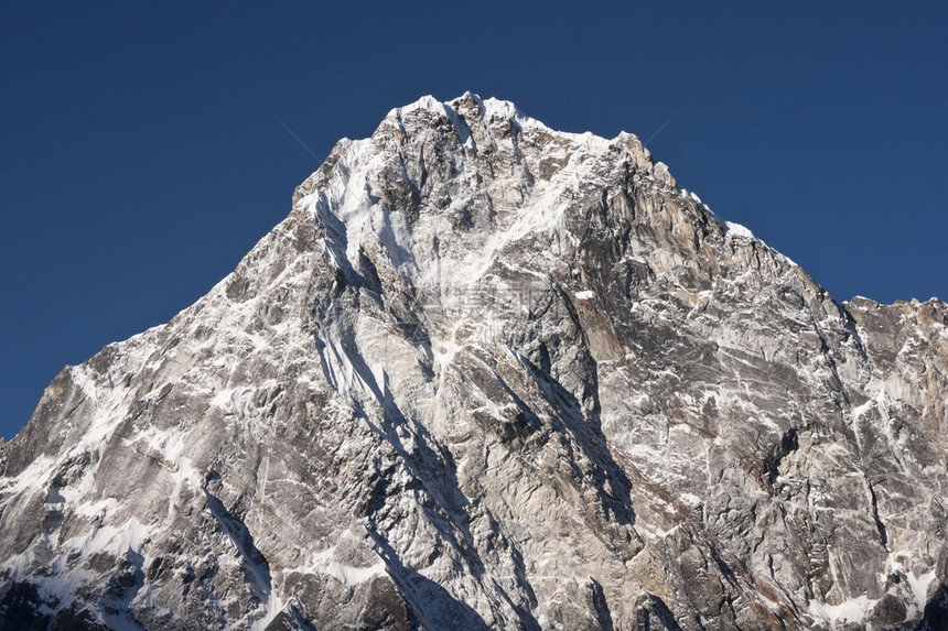 尼泊尔喜马拉雅山脉高山峰ArakamTse图片