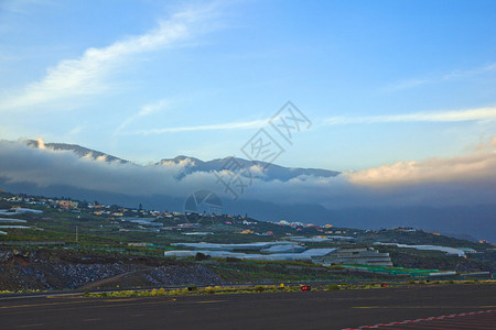 从机场拉帕尔马到山上的景色图片