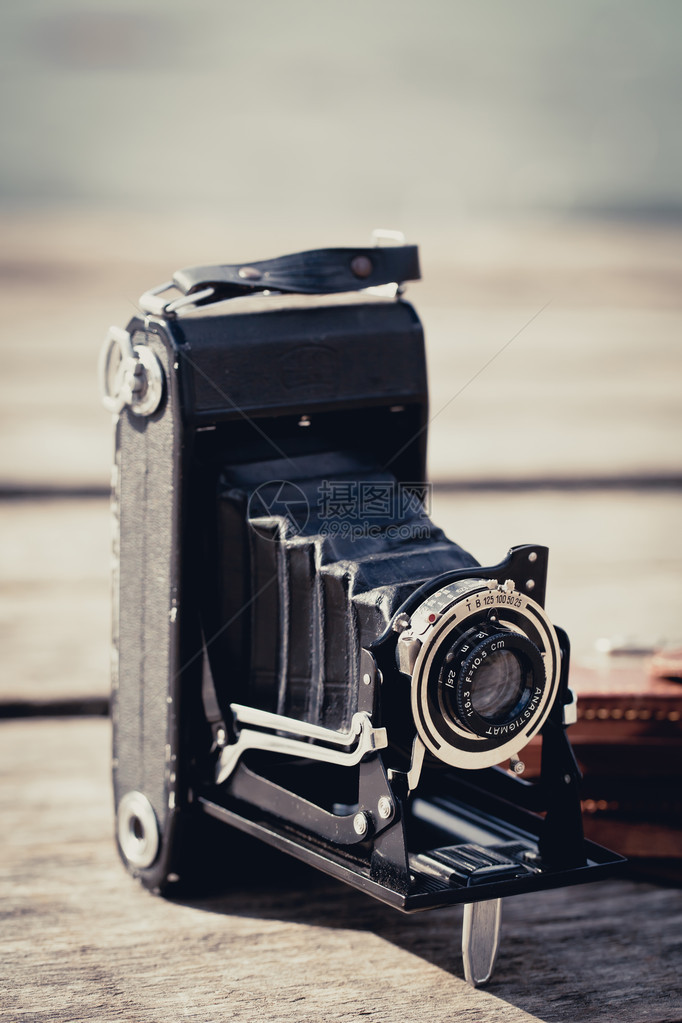 漂亮的旧折叠相机设计精美图片