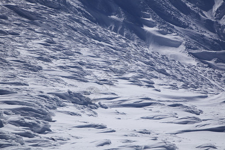 日本东北藏王山被风吹雪图片