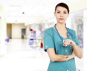 女医生或护士在医院图片