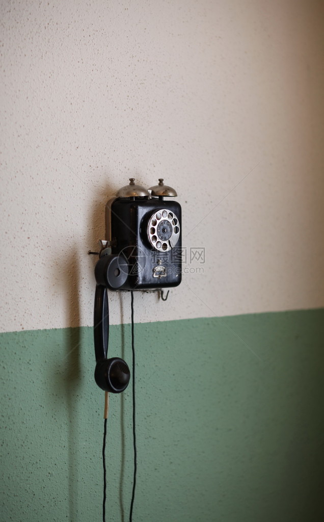 旧壁挂式电话图片