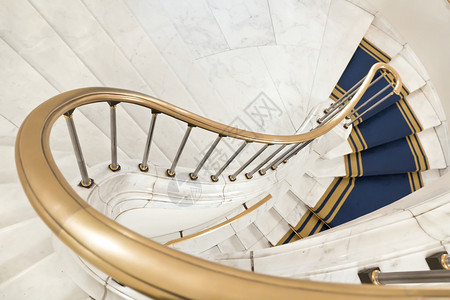波兰宫殿的楼梯井图片