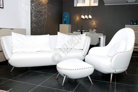 宽敞舒适的休息室白色图片