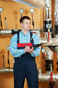 一个锅炉房供暖系统设备维修理工程维图片